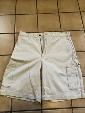 Perry Ellis cream Cargo Shorts with Utility Pockets